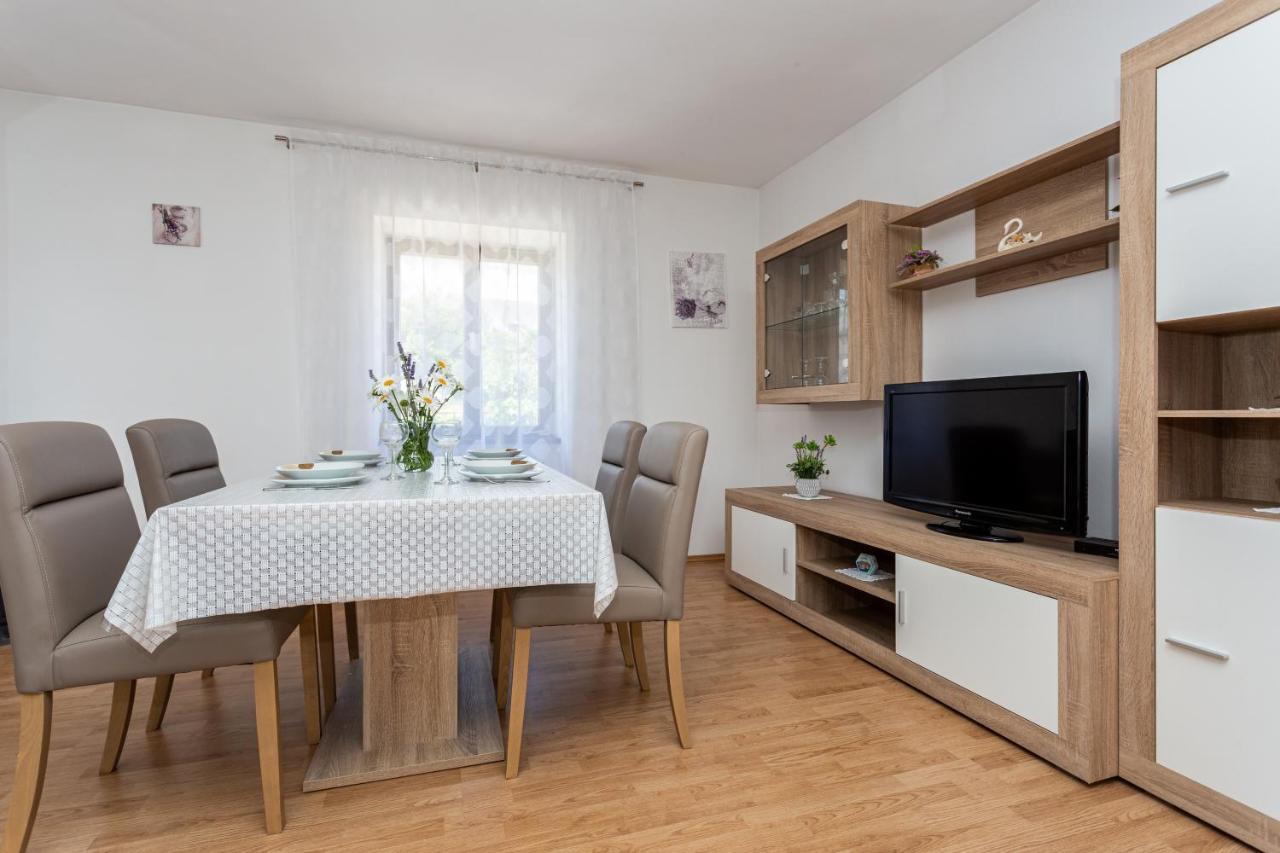 Apartment Mira Silo-Krk Luaran gambar