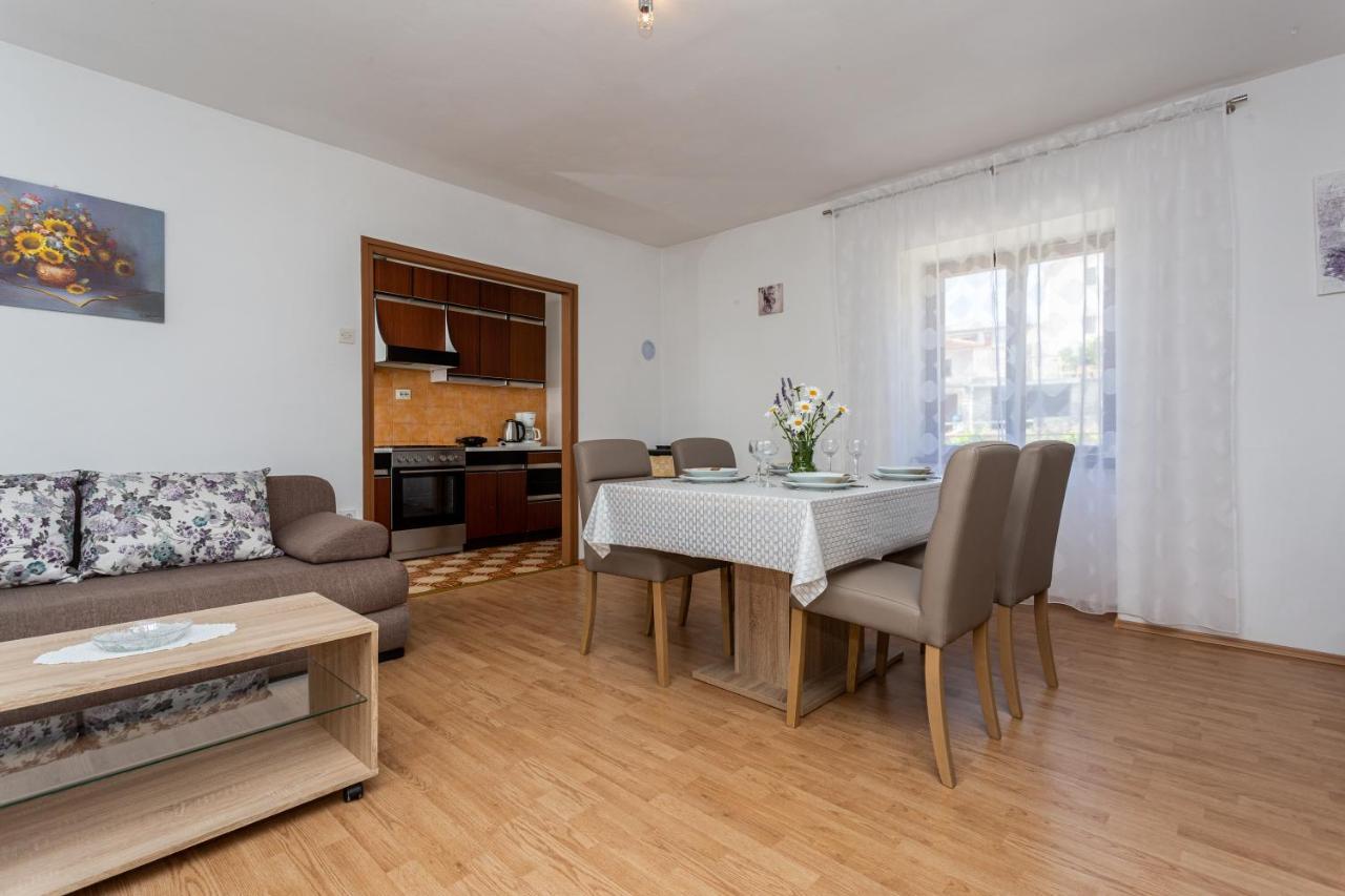Apartment Mira Silo-Krk Luaran gambar