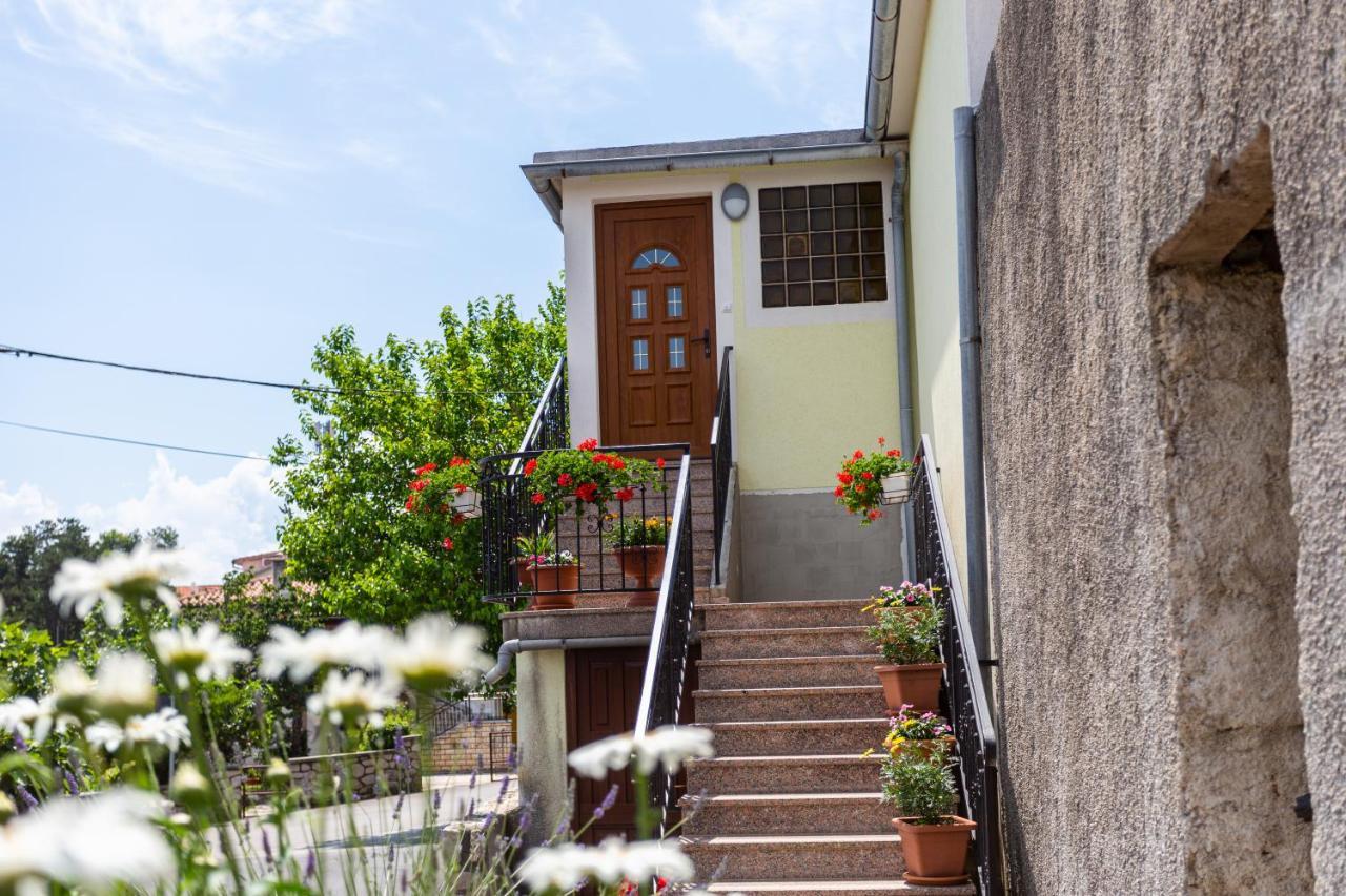 Apartment Mira Silo-Krk Luaran gambar